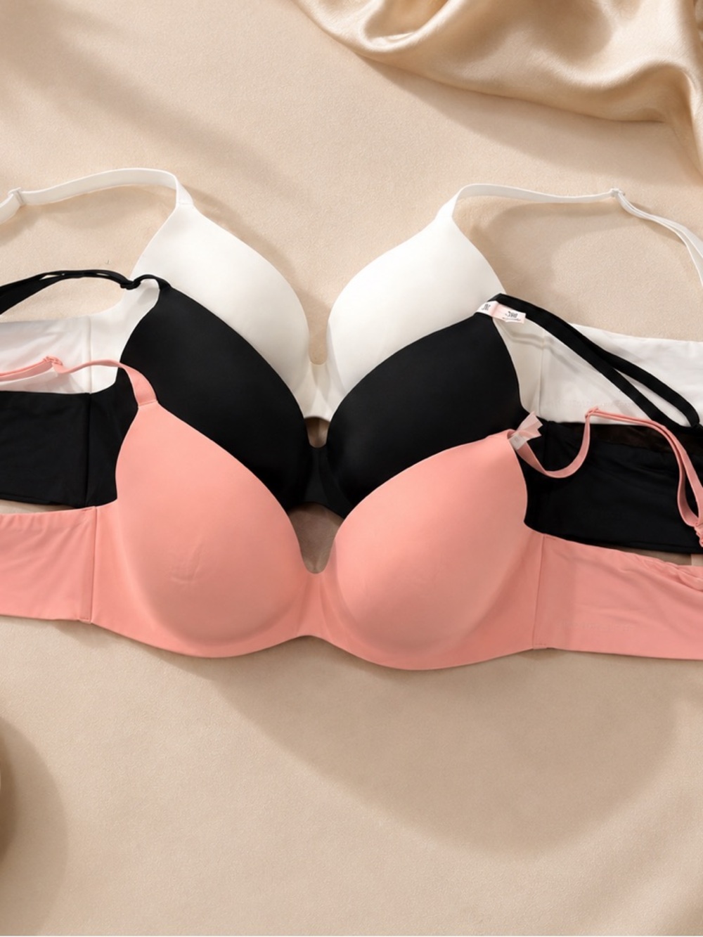 Victoria’s secret lightly lined bra bundle 38B pink black white